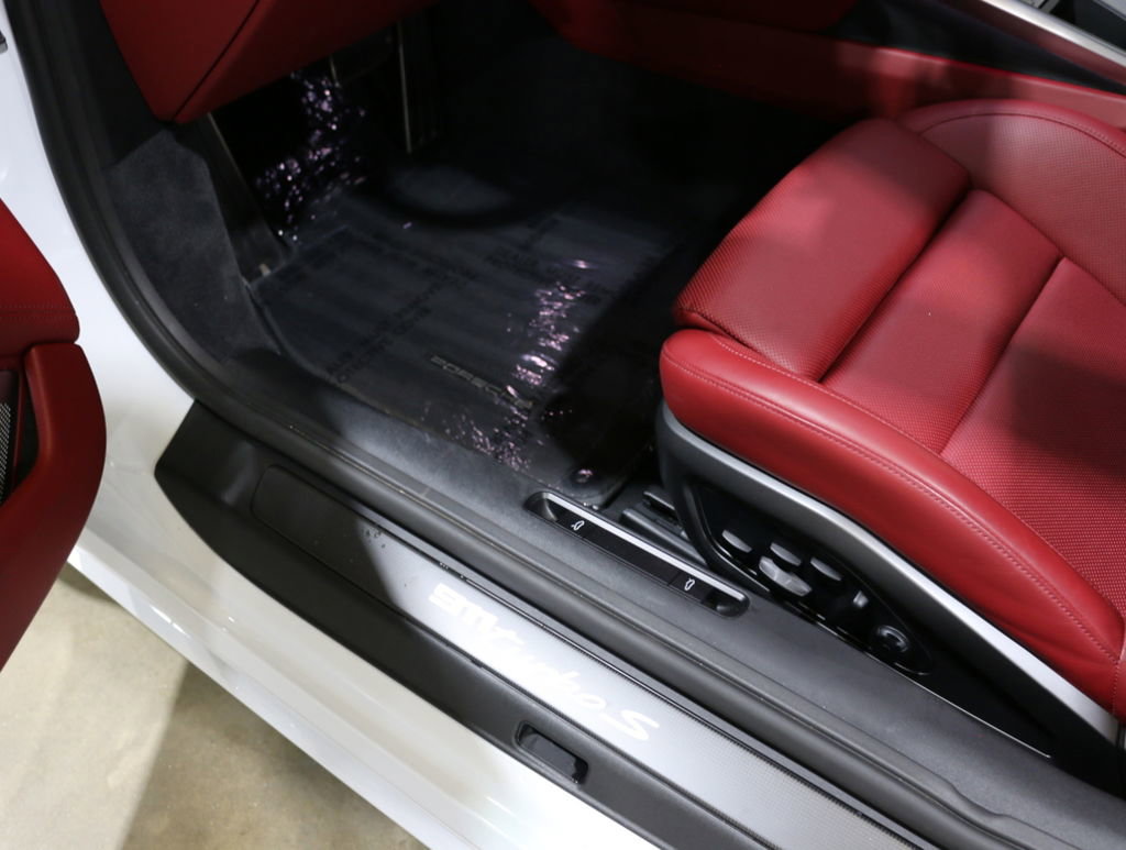 Used 2021 Porsche 911 Coupe image 25