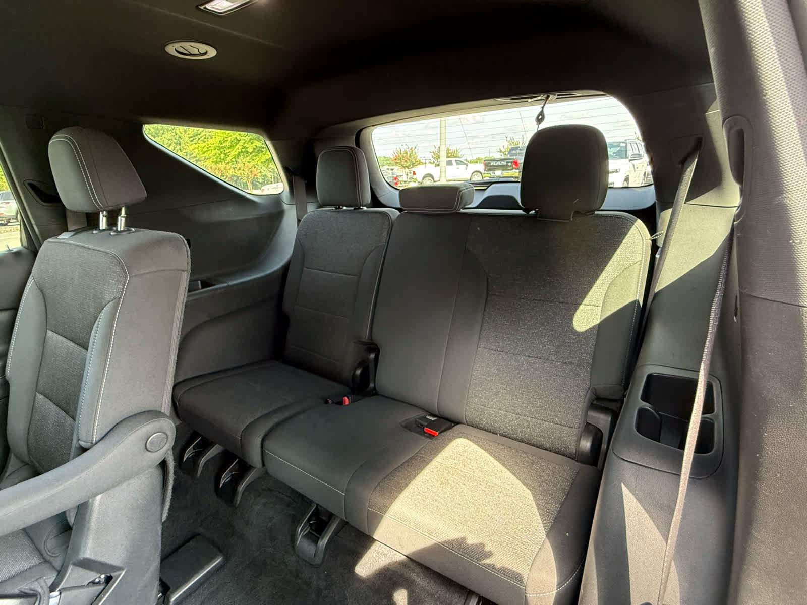 Used 2024 Chevrolet Traverse LT FWD image 28
