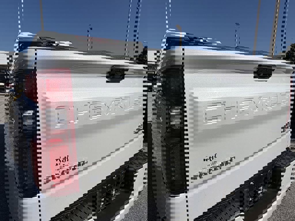 Certified 2023 Chevrolet Silverado 1500 High Country w/ Technology Package image 11