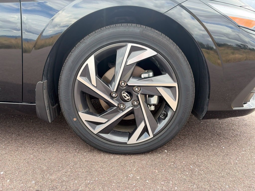 Certified 2025 Hyundai Elantra SEL FWD image 36