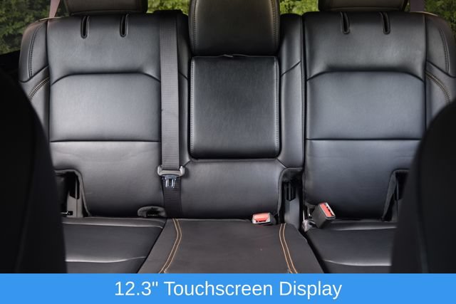 Used 2024 Jeep Wrangler Unlimited Sahara w/ Technology Group AWD/4WD image 16