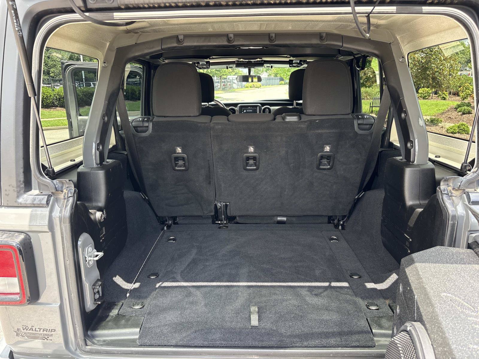 Used 2018 Jeep Wrangler Unlimited Sport AWD/4WD image 31