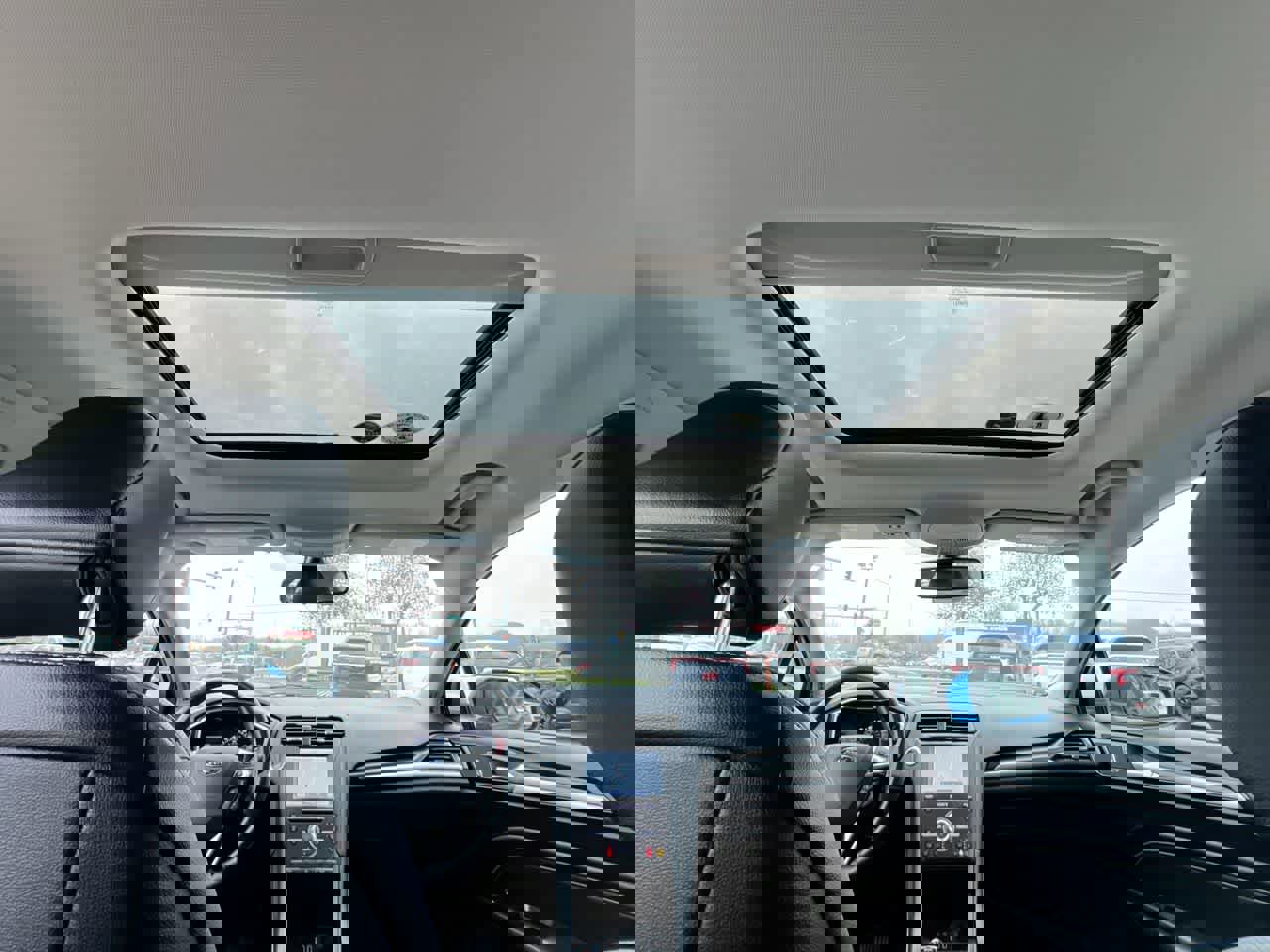 Used 2020 Ford Fusion Titanium image 22