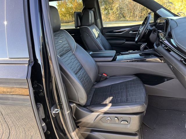 Certified 2024 Cadillac Escalade V w/ LPO, ONYX Package image 25