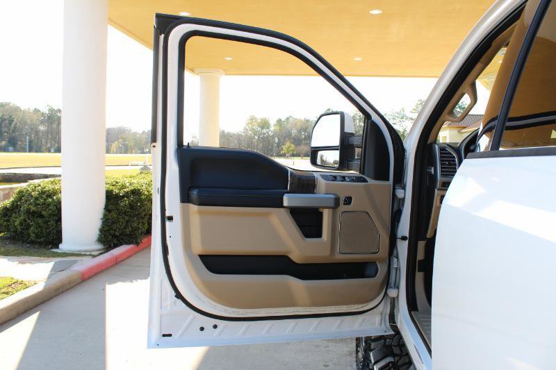 Used 2017 Ford F250 Lariat w/ Lariat Ultimate Package image 27