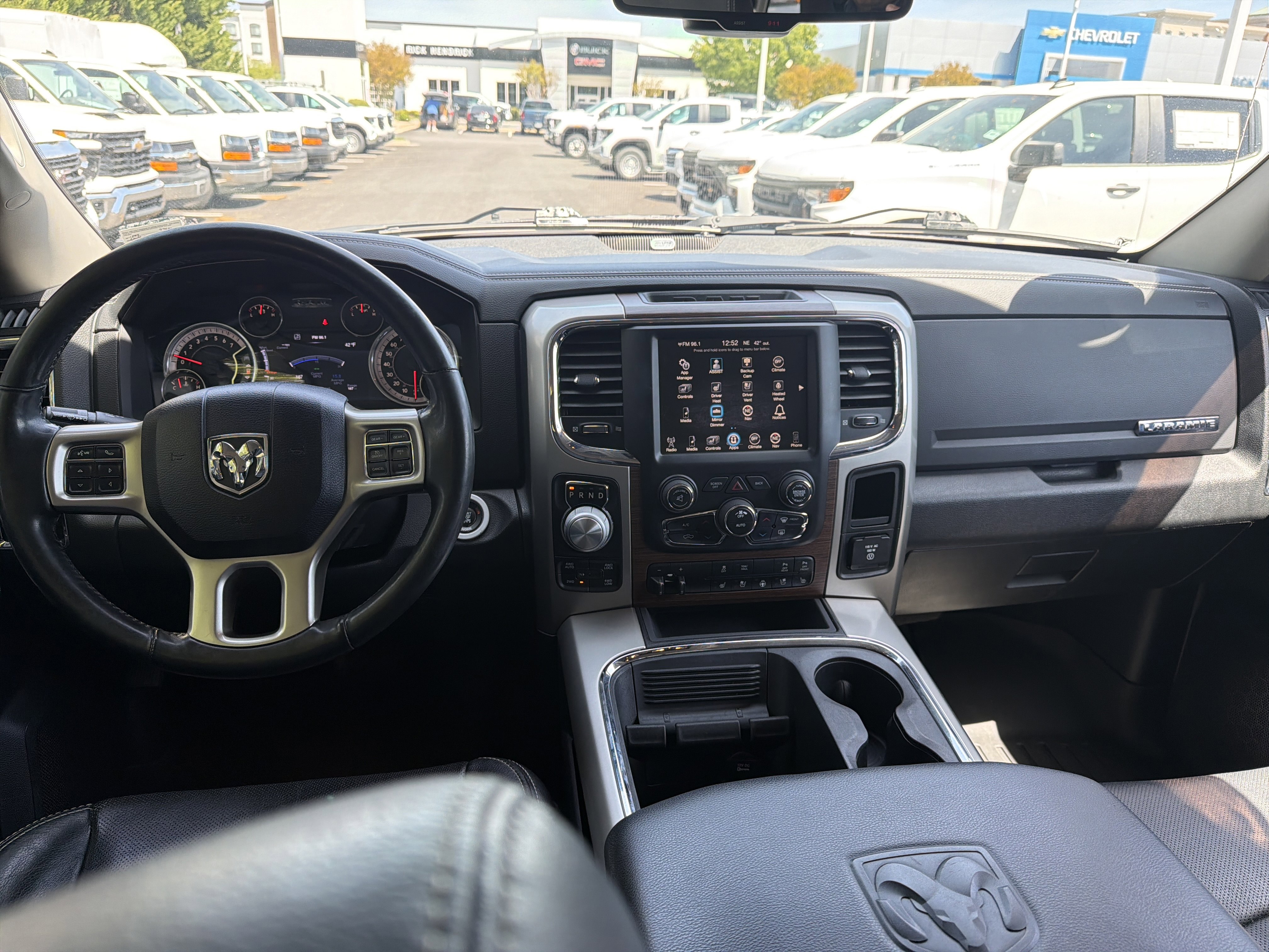 Used 2016 RAM 1500 Laramie w/ Convenience Group image 28