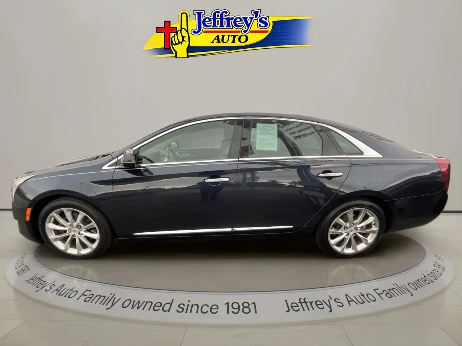 Used 2013 Cadillac XTS Luxury w/ Driver Awareness Package image 4