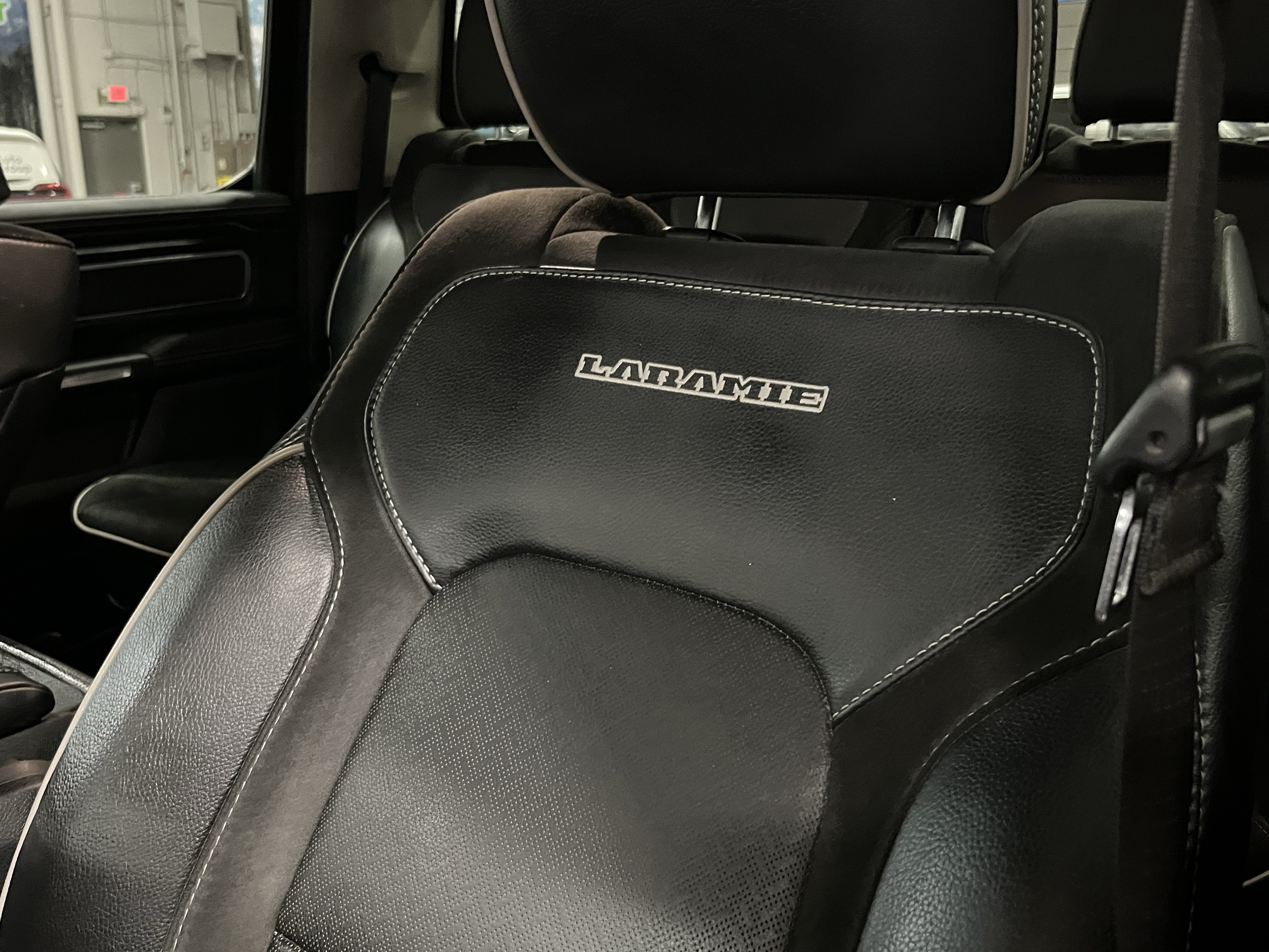 Used 2022 RAM 1500 Laramie AWD/4WD image 21