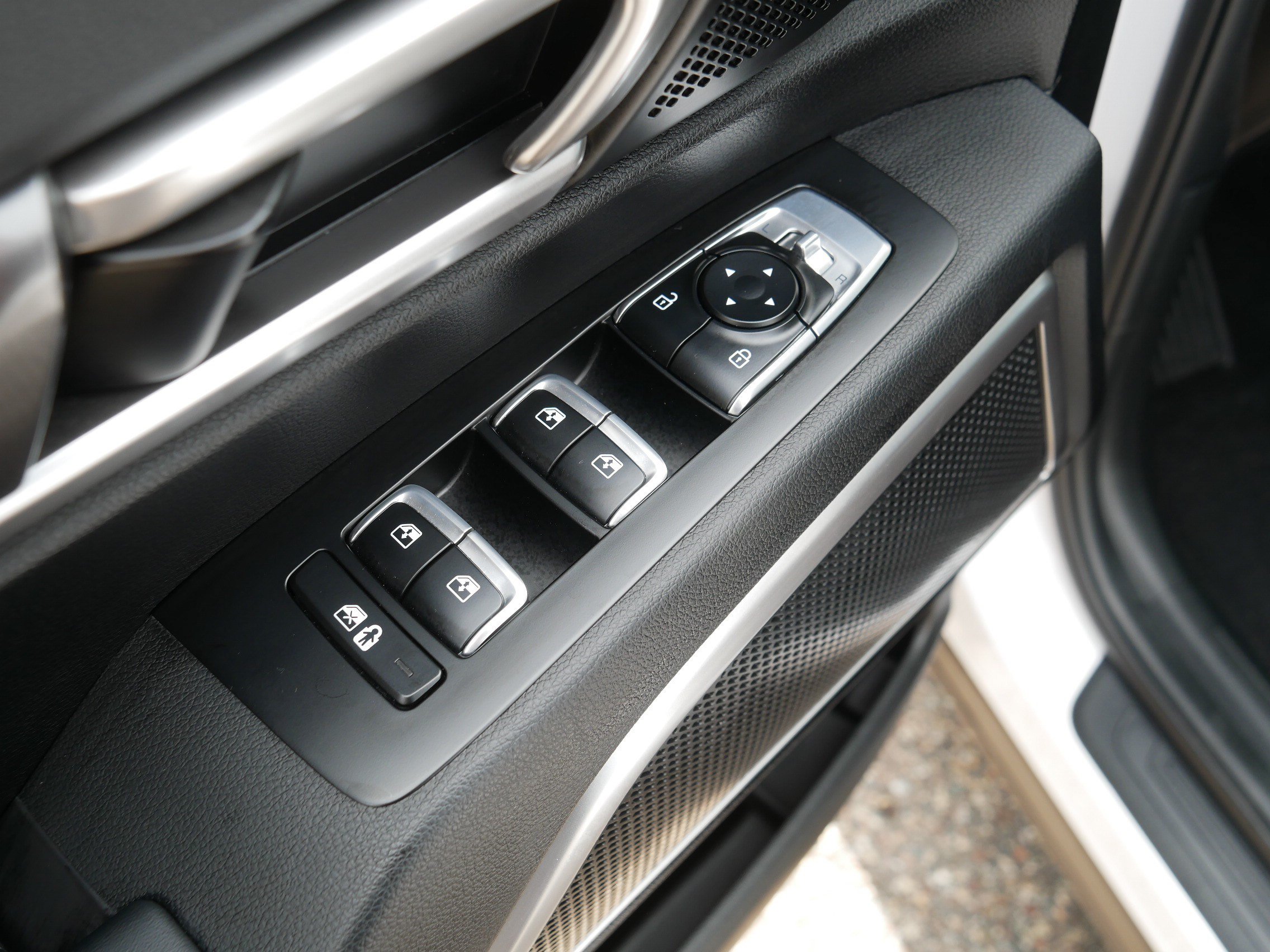 Certified 2024 Kia Telluride S w/ S Sunroof Package AWD/4WD image 19