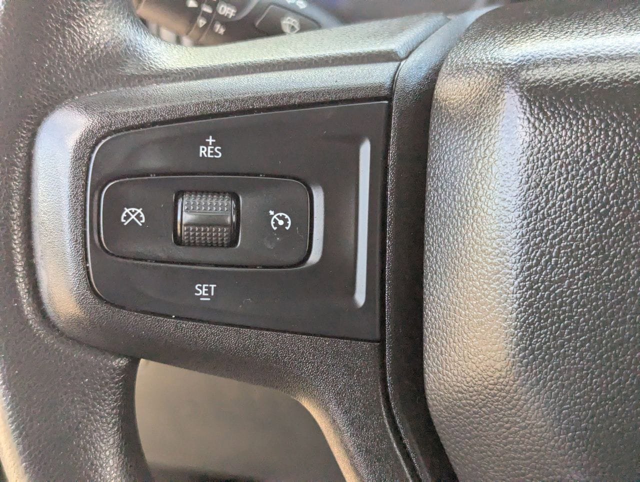 Used 2020 Chevrolet Silverado 1500 Custom w/ Custom Value Package image 27
