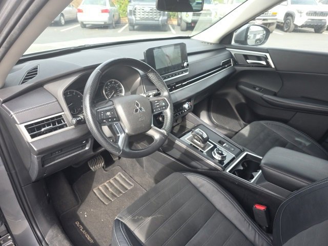 Used 2022 Mitsubishi Outlander SE image 12