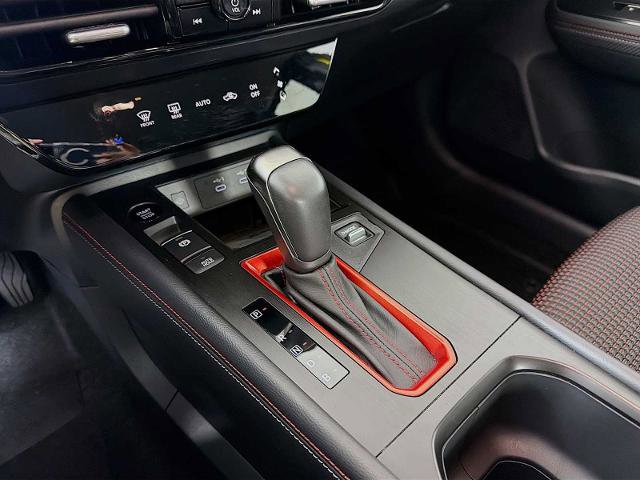 Certified 2025 Nissan Kicks SR AWD/4WD image 14