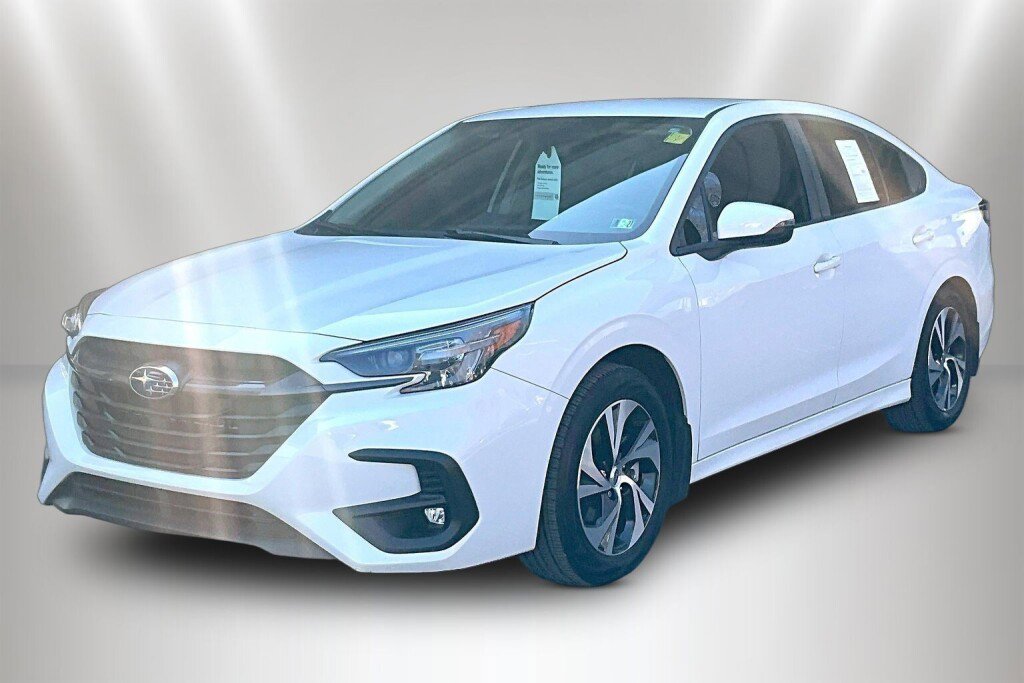 Certified 2025 Subaru Legacy Premium AWD/4WD image 3