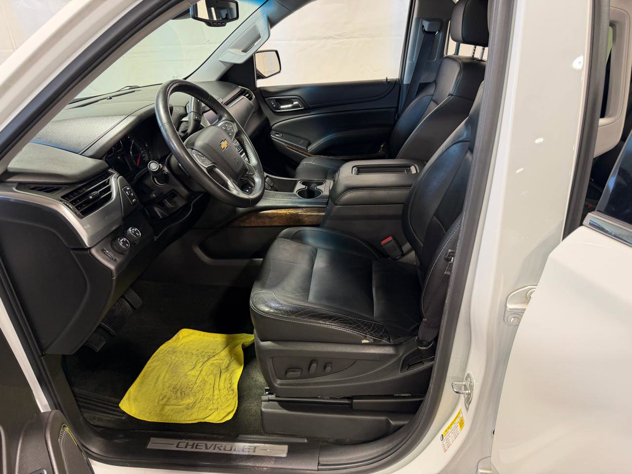 Used 2015 Chevrolet Suburban LT AWD/4WD image 25