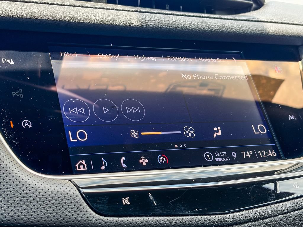 Certified 2025 Cadillac XT6 Luxury FWD image 22