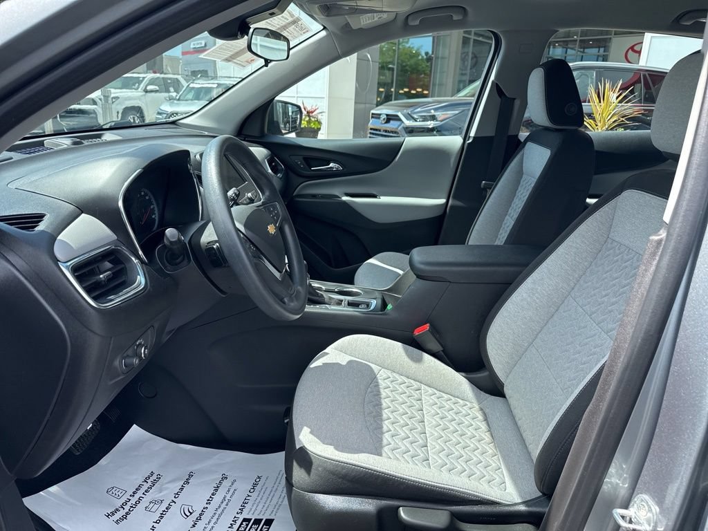 Used 2023 Chevrolet Equinox LS AWD/4WD image 11