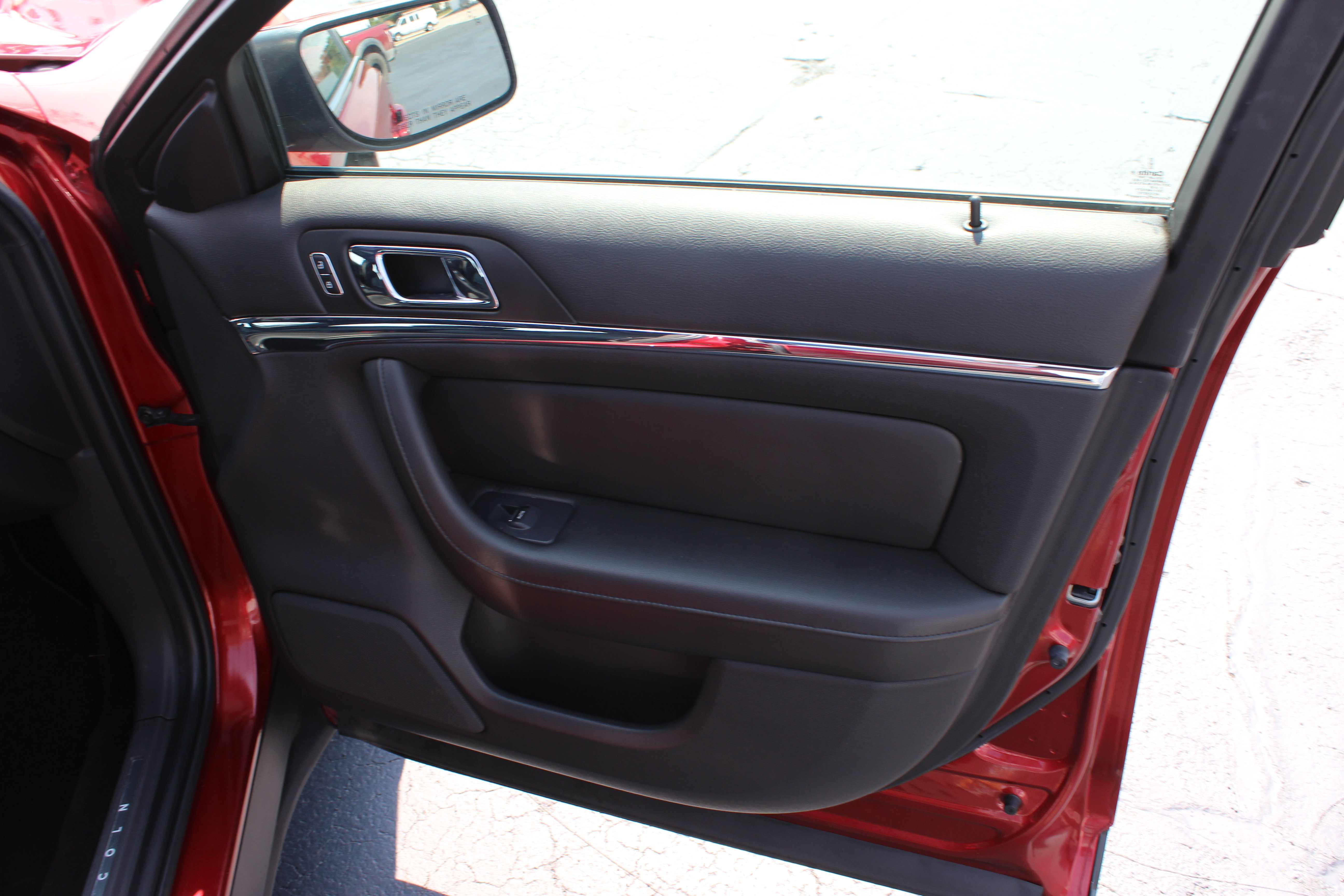 Used 2013 Lincoln MKS FWD image 17