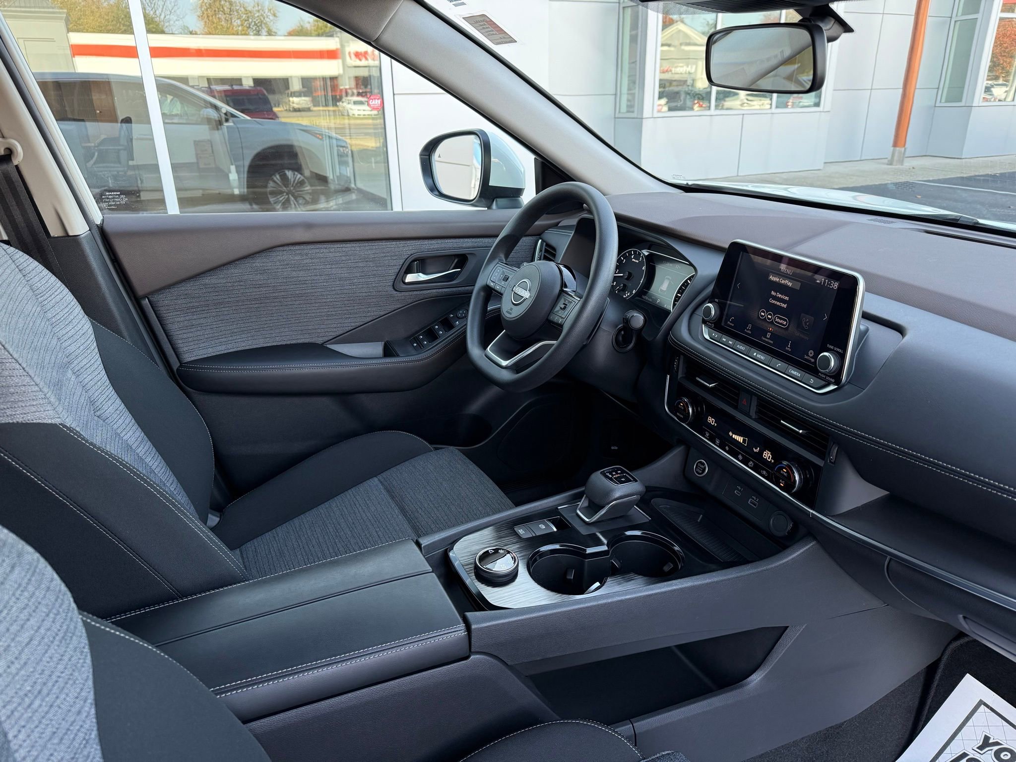 Used 2023 Nissan Rogue SV image 20