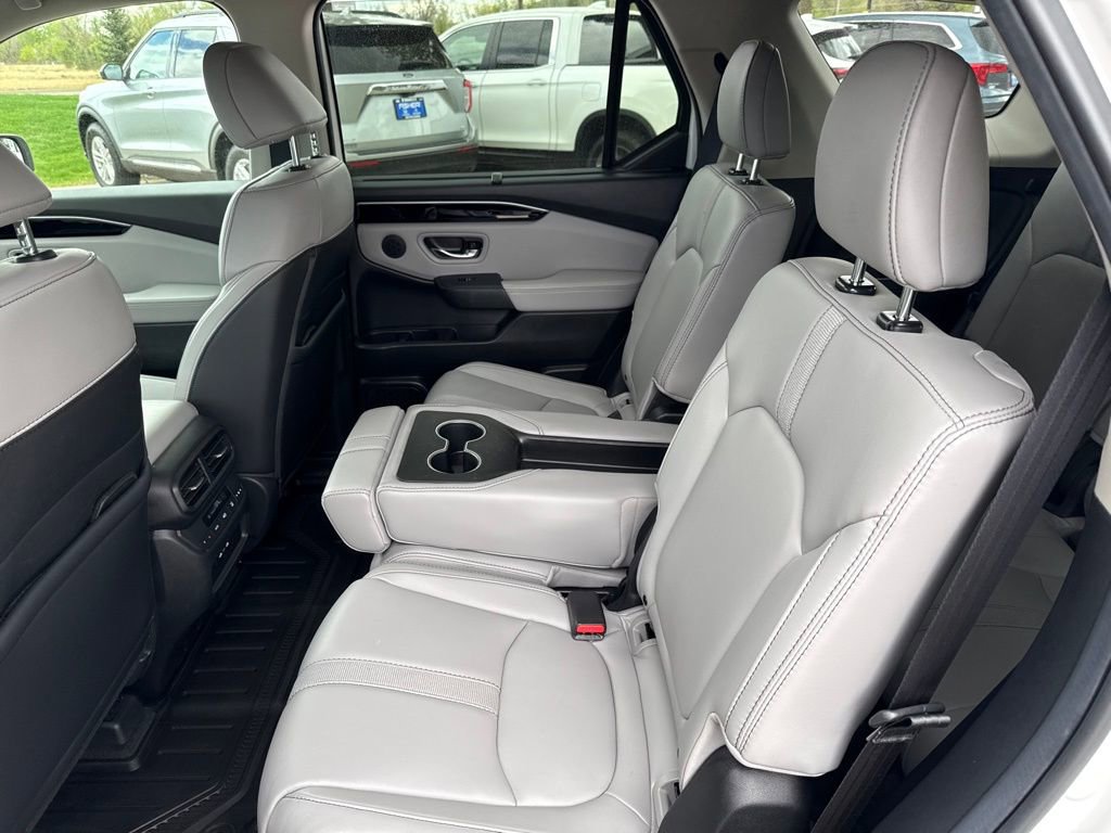 Used 2025 Honda Pilot EX-L image 15