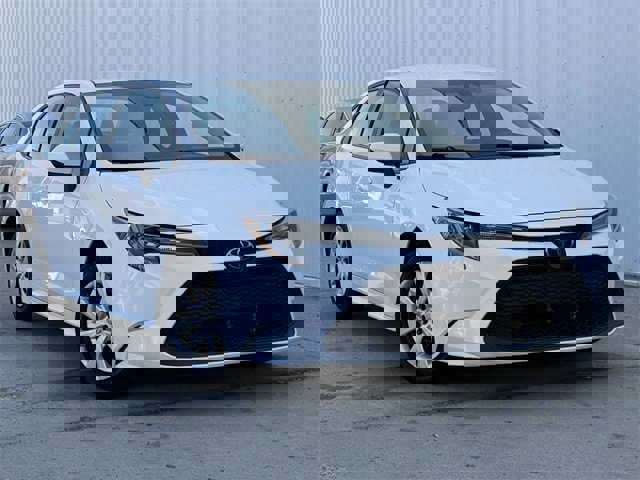 Used 2022 Toyota Corolla LE image 2