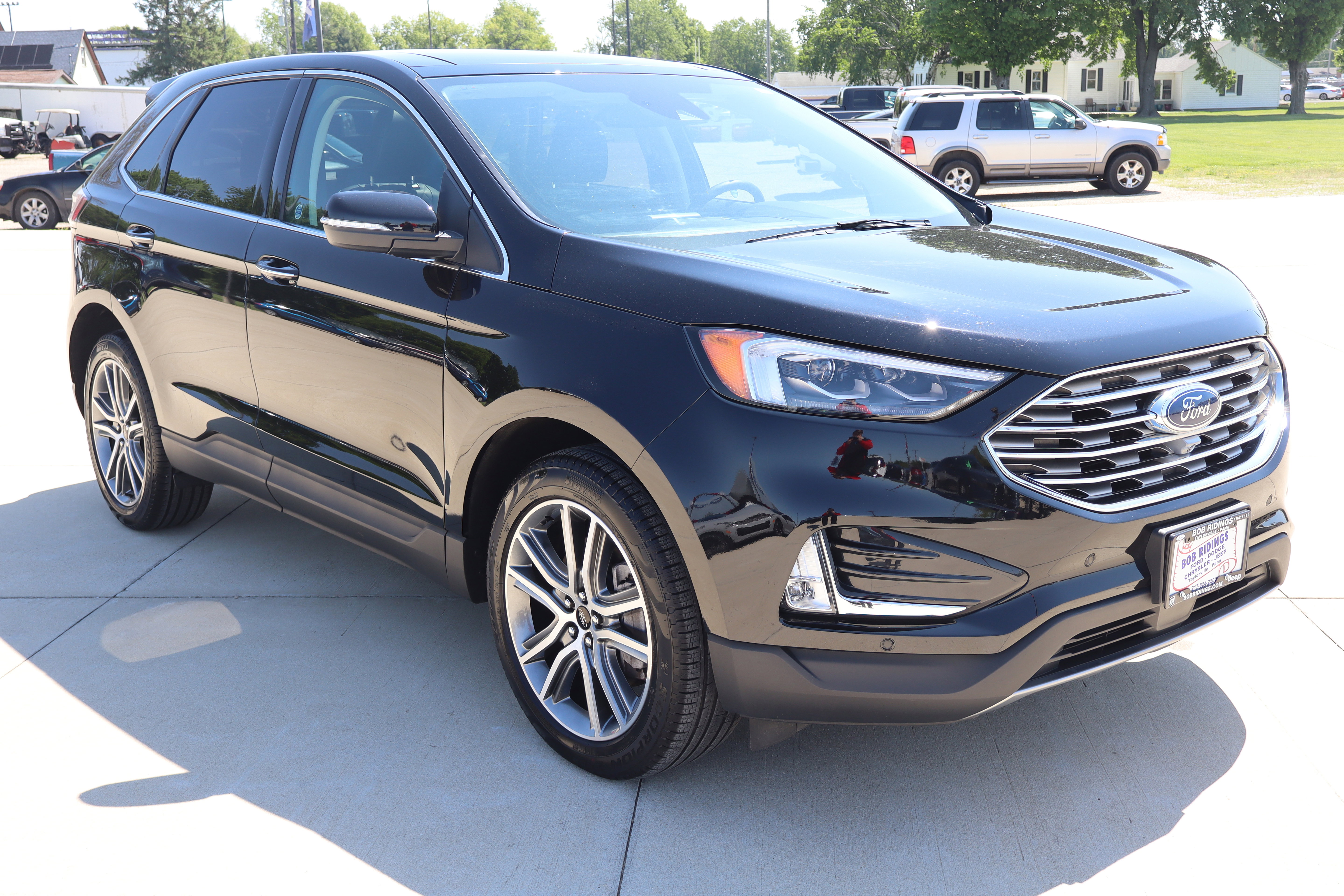 Used 2024 Ford Edge Titanium w/ Equipment Group 301A AWD/4WD image 4