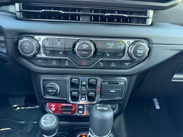 New 2026 Jeep Wrangler Unlimited Rubicon AWD/4WD image 14