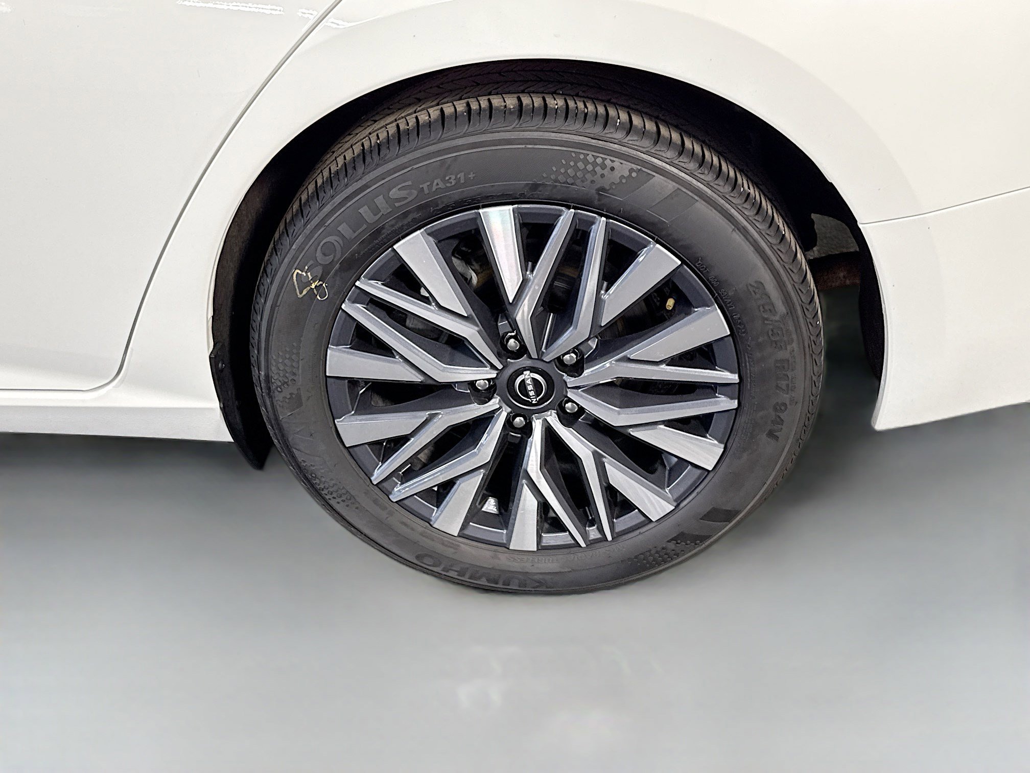 Used 2025 Nissan Altima 2.5 SV image 37