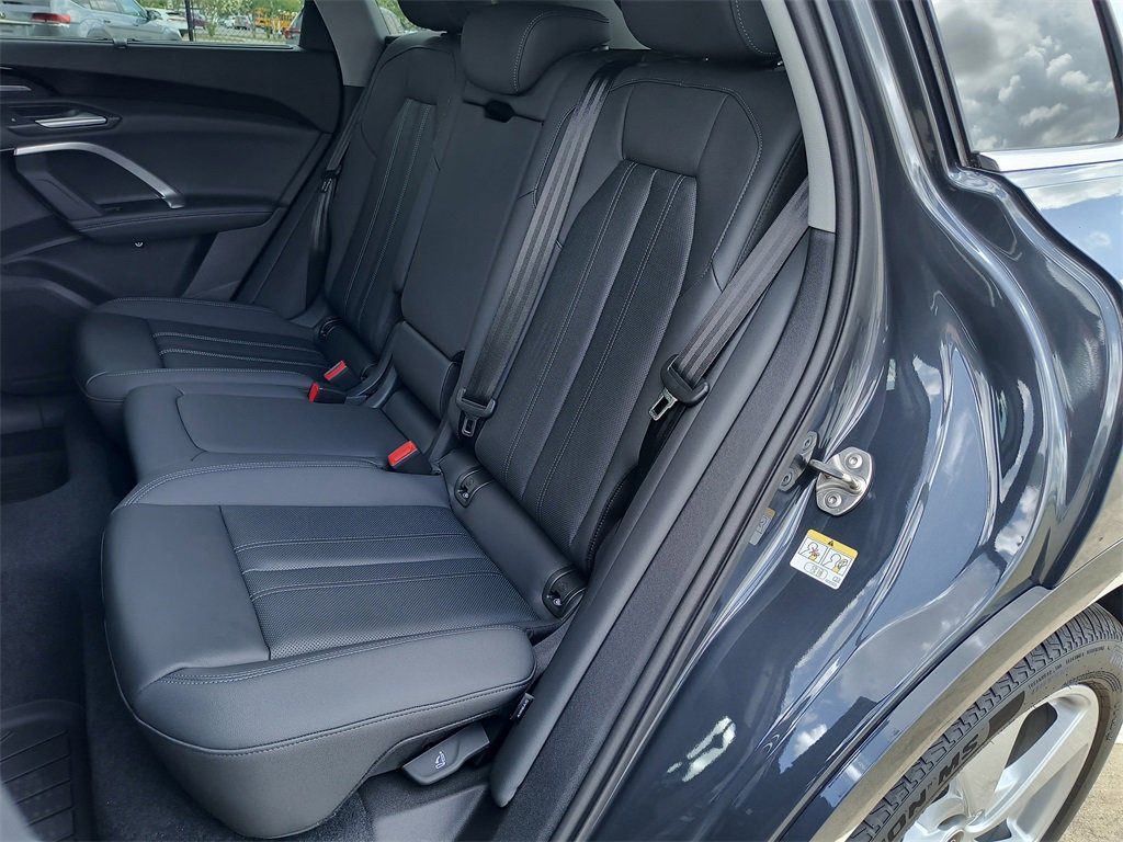 New 2025 Audi Q5 Prestige image 14