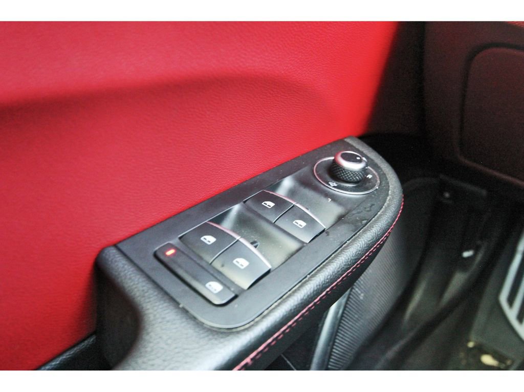 Used 2019 Alfa Romeo Giulia image 15