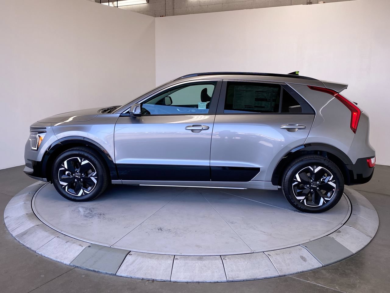 New 2026 Kia Niro Wind FWD image 2