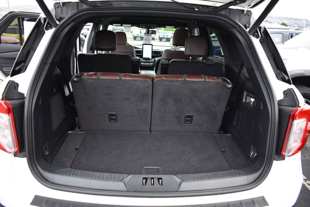 Used 2023 Ford Explorer Platinum w/ Technology Package AWD/4WD image 35