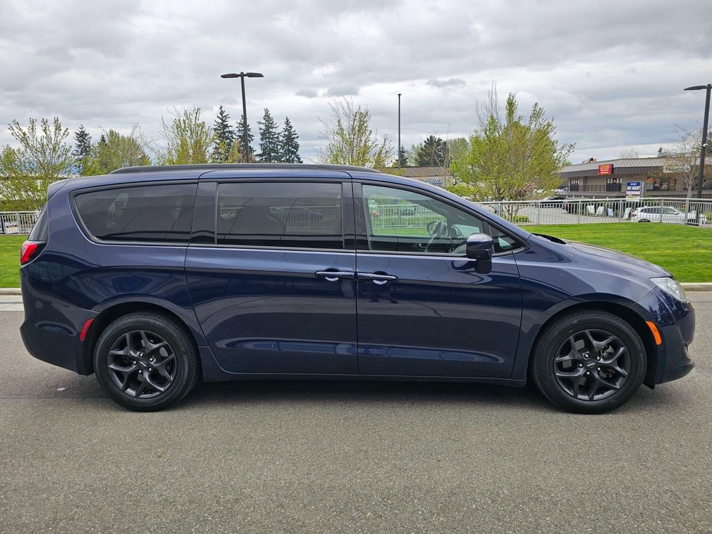 Used 2020 Chrysler Pacifica Touring-L Plus w/ Advanced Safetytec Group image 6