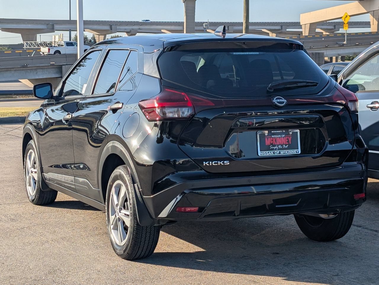 Certified 2025 Nissan Kicks Play S FWD image 4