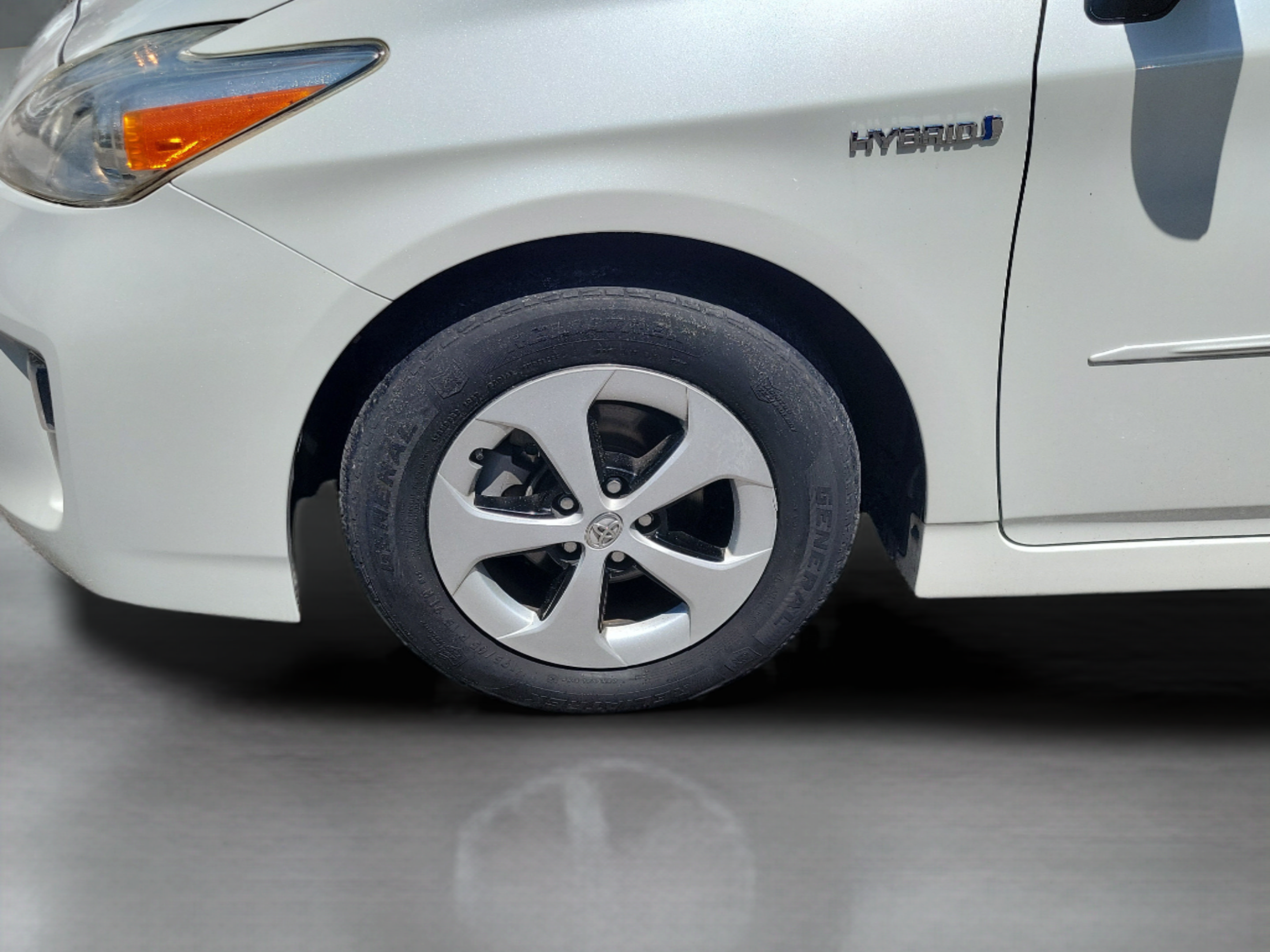 Used 2012 Toyota Prius Two FWD image 29