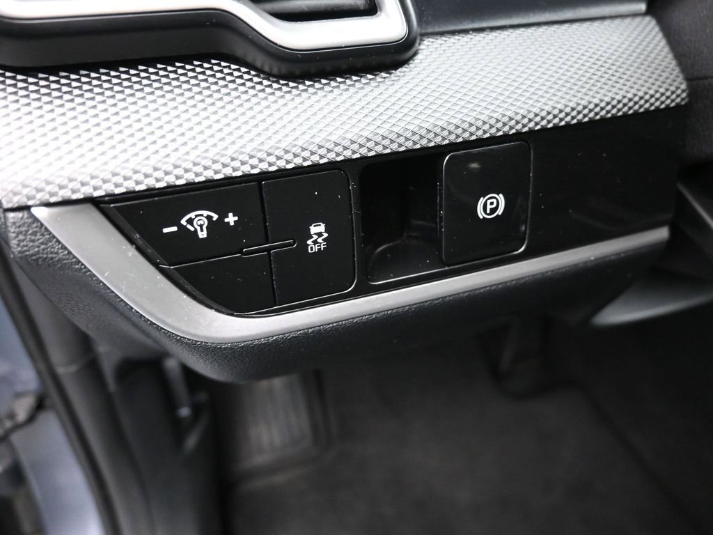 Used 2025 Kia Sportage LX image 13