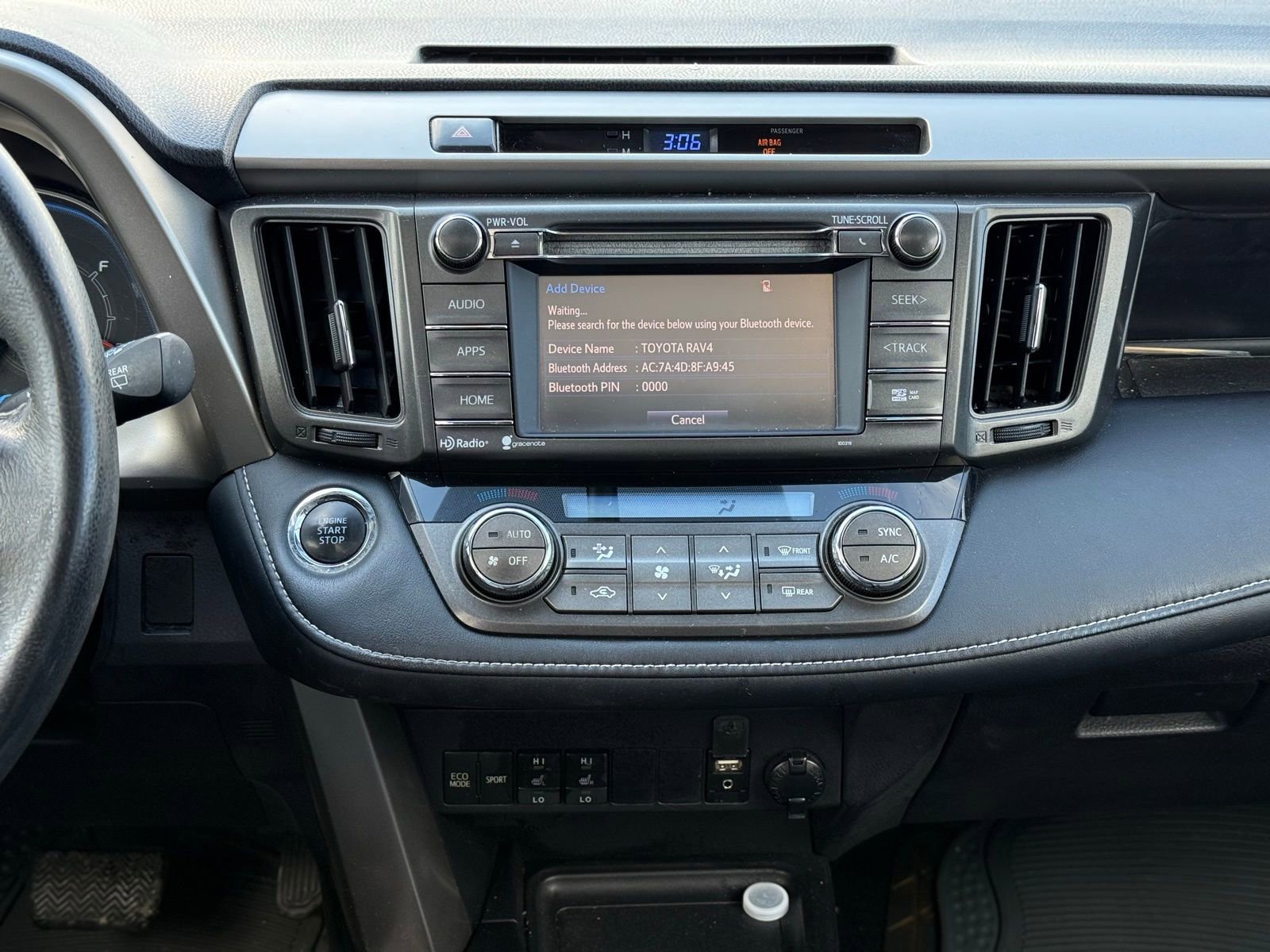 Used 2015 Toyota RAV4 Limited image 15