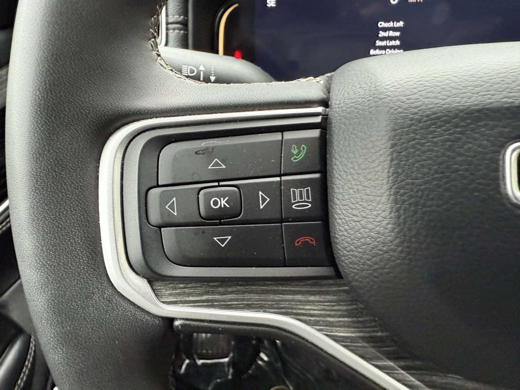 Certified 2024 Jeep Wagoneer L Series II w/ Flexible Seating Group AWD/4WD image 24