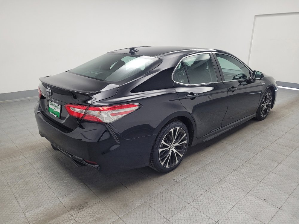 Used 2019 Toyota Camry SE w/ Sunroof Package FWD image 9