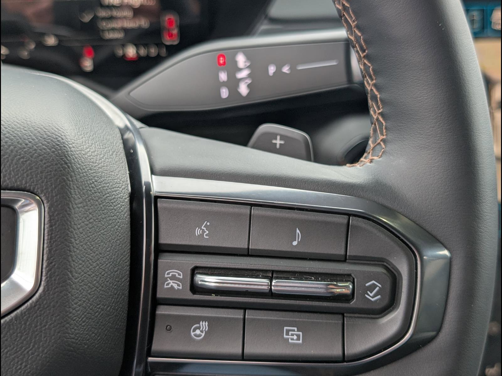 Used 2026 GMC Acadia AT4 w/ Super Cruise Package image 18