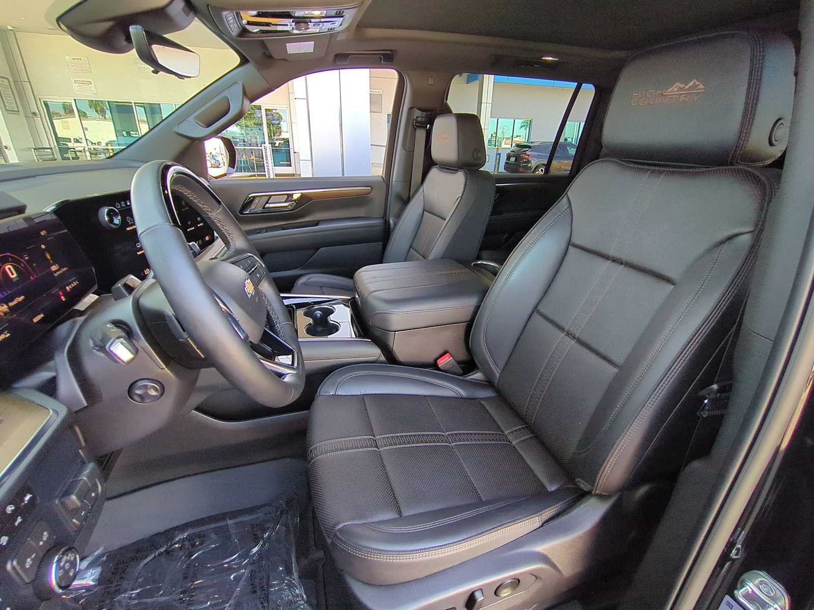 Used 2026 Chevrolet Suburban High Country AWD/4WD image 24