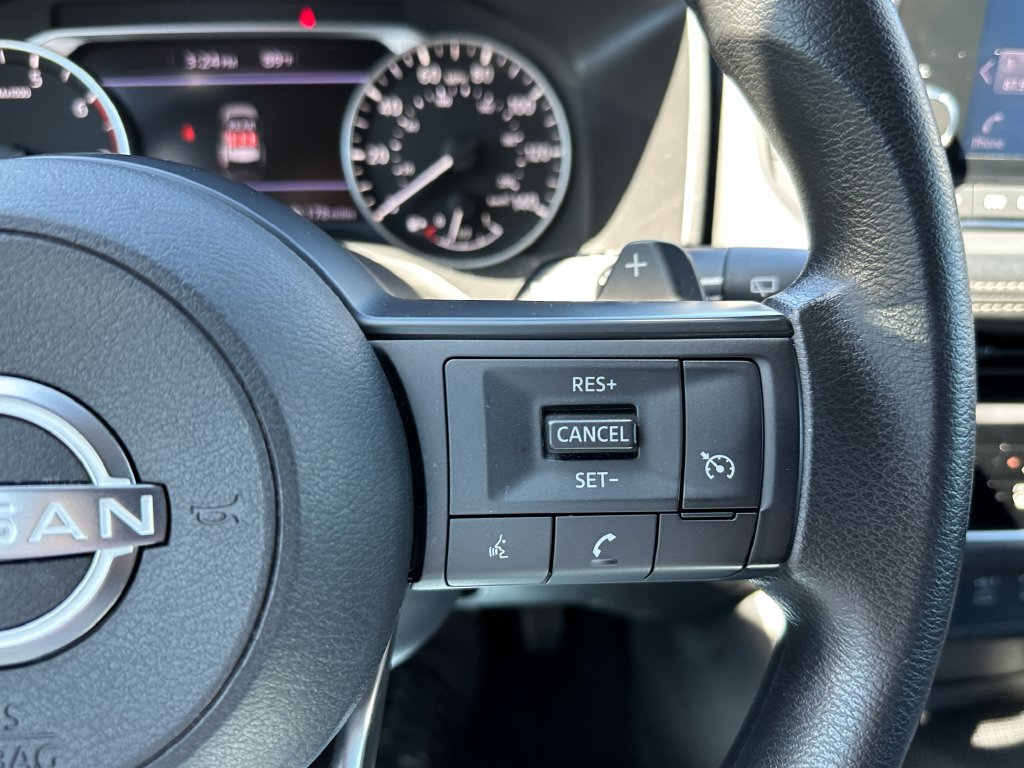 Used 2024 Nissan Rogue S FWD image 23