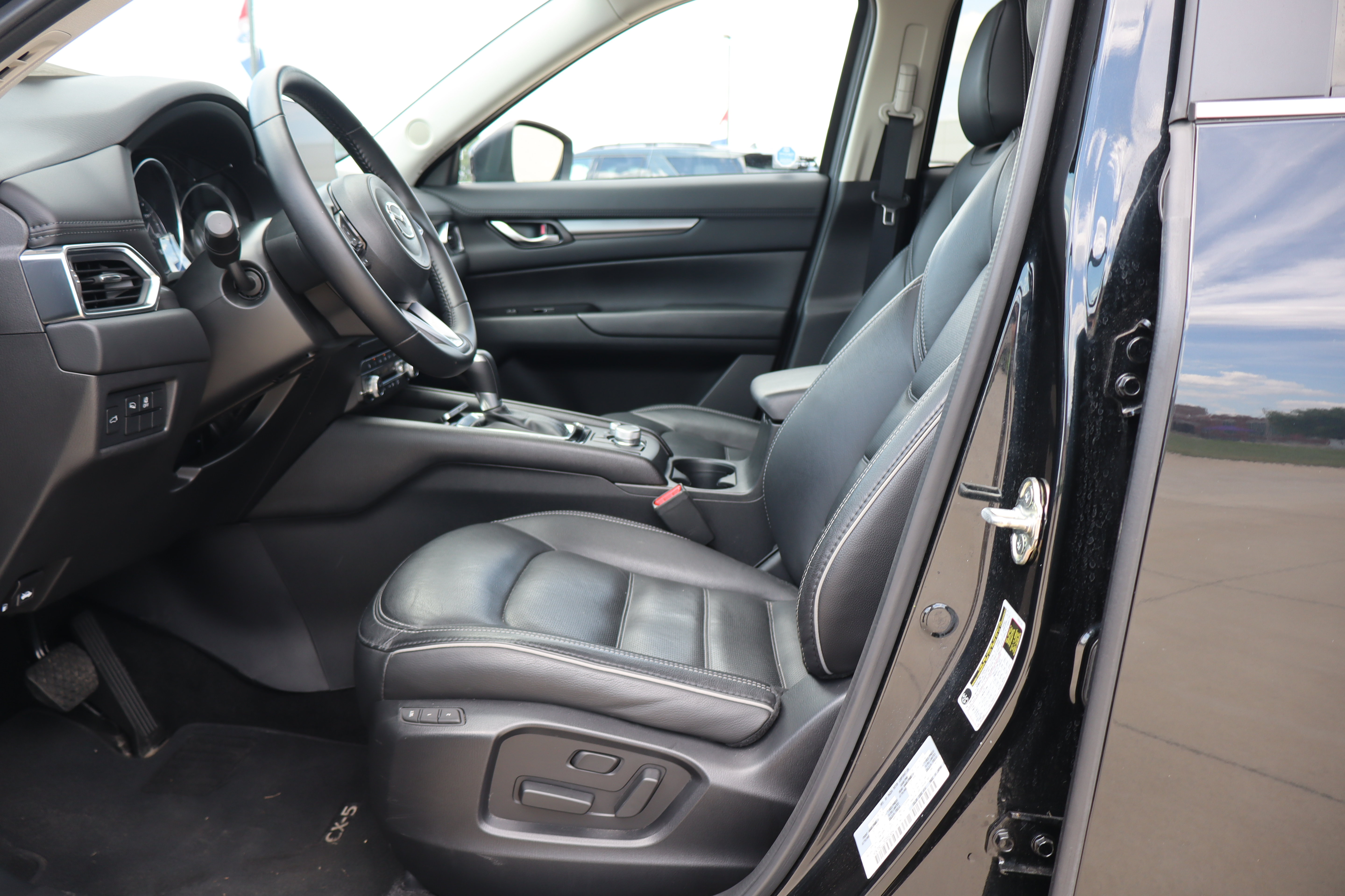 Used 2025 MAZDA CX-5 AWD 2.5 S w/ Preferred Package image 9