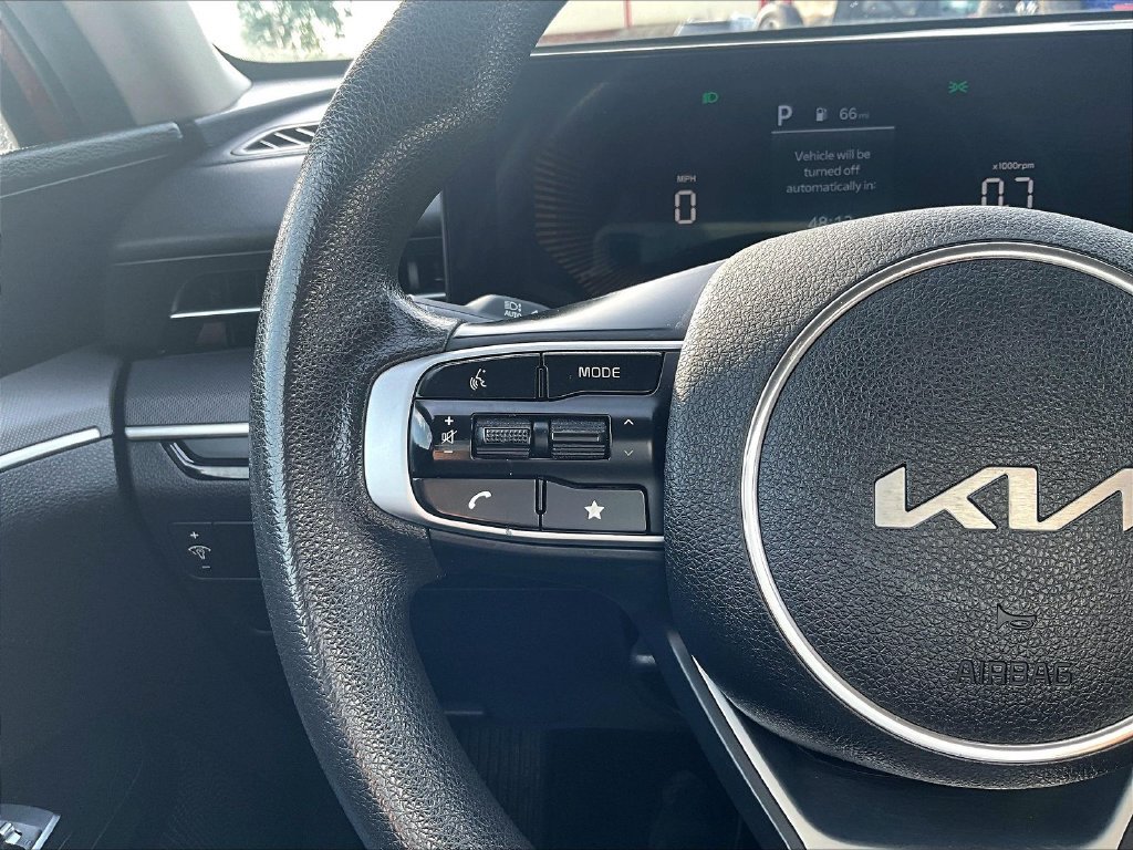 Used 2025 Kia K5 LXS FWD image 19