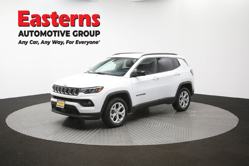 Used 2024 Jeep Compass Latitude AWD/4WD image 57