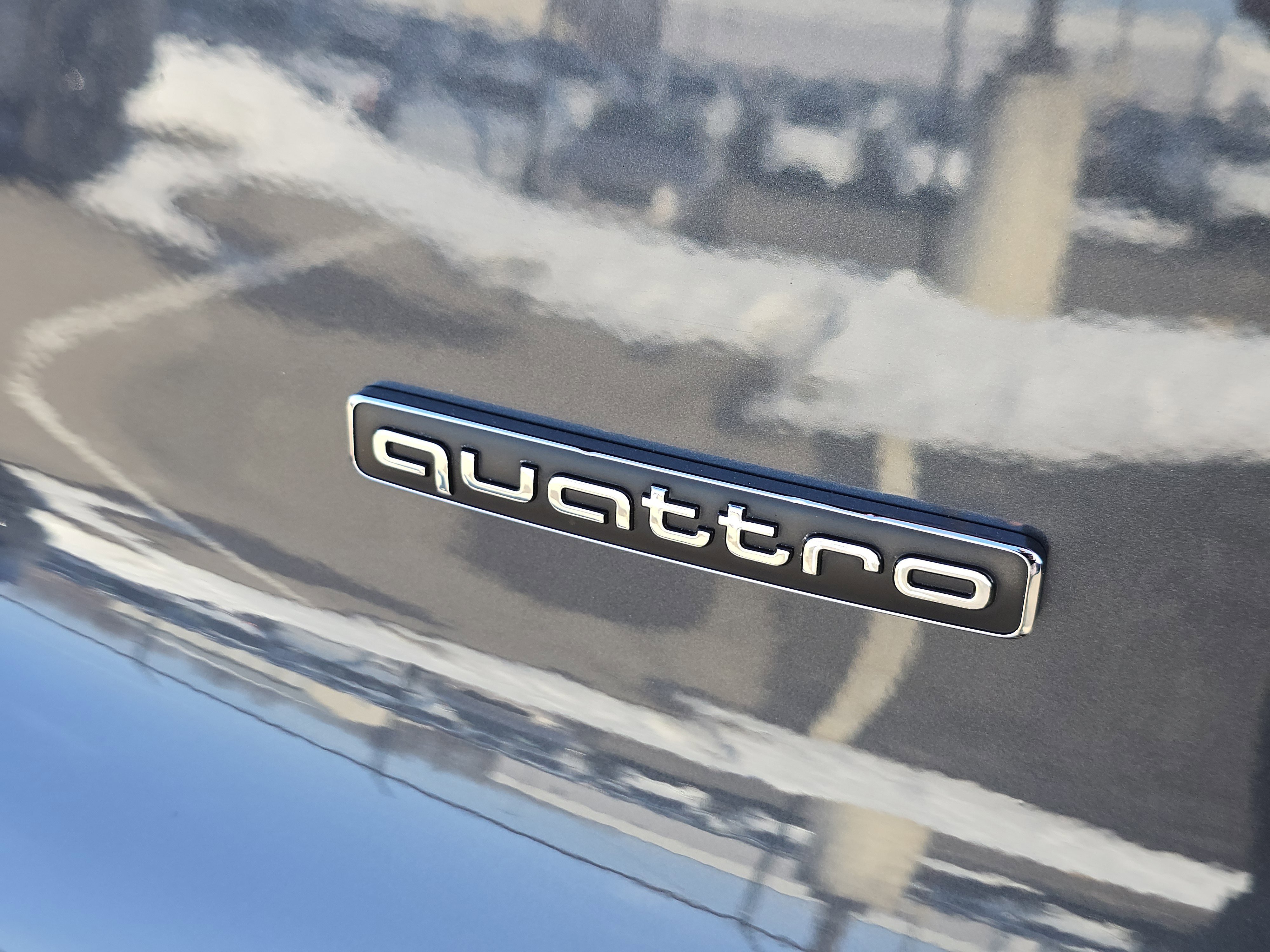 Certified 2025 Audi Q5 Premium w/ Convenience Package image 12