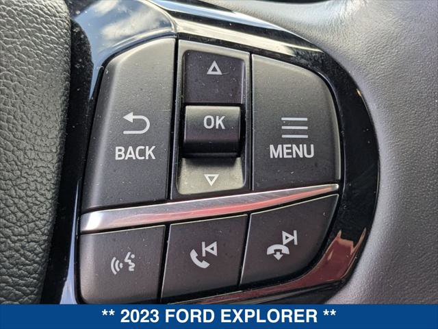 Used 2023 Ford Explorer Platinum w/ Technology Package image 15
