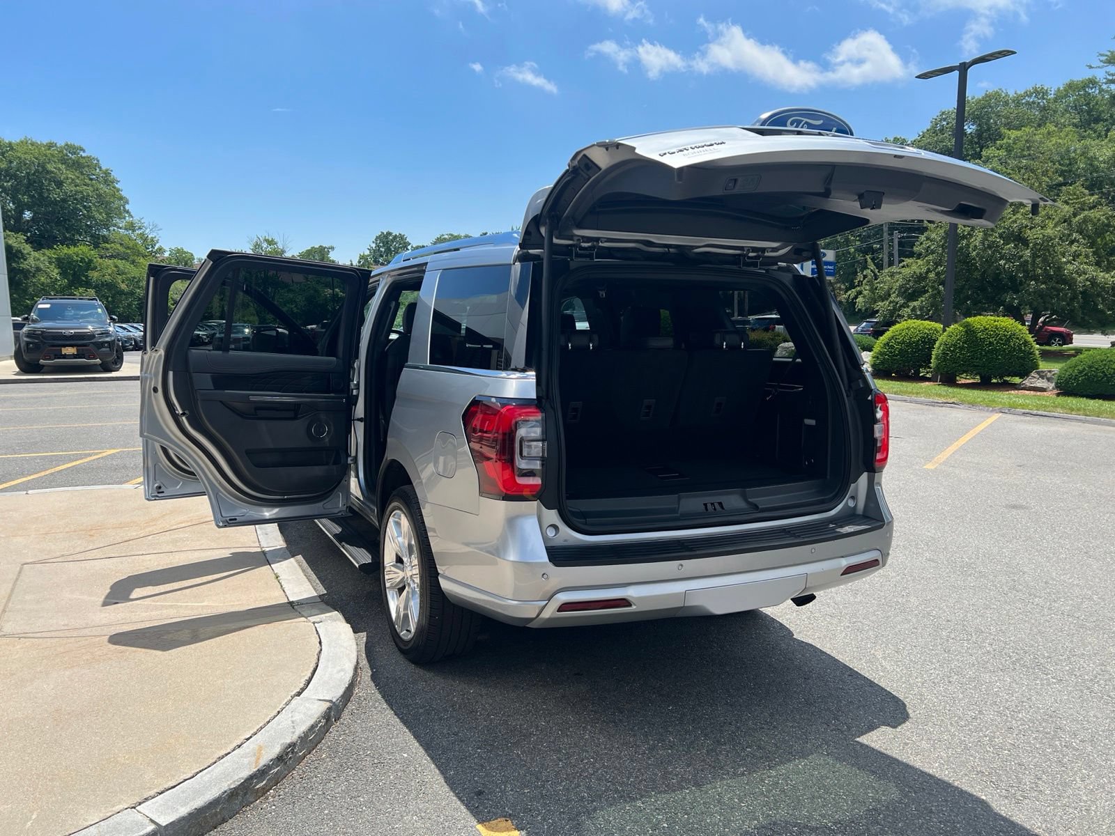 Certified 2023 Ford Expedition Platinum AWD/4WD image 10