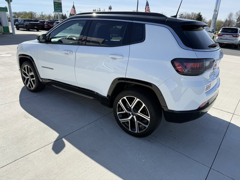 Used 2025 Jeep Compass Limited w/ Elite Group AWD/4WD image 6