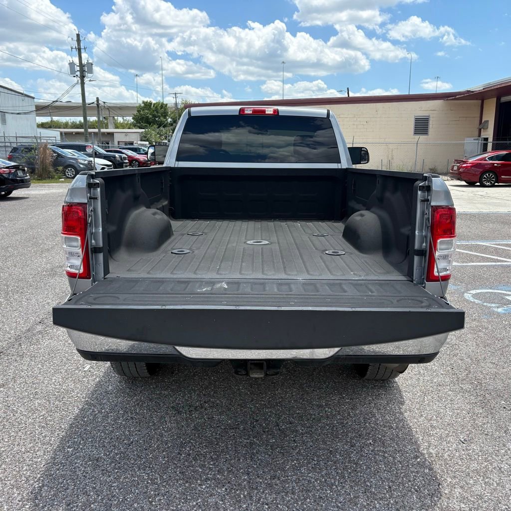 Used 2019 RAM 3500 Tradesman w/ Chrome Appearance Group AWD/4WD image 11
