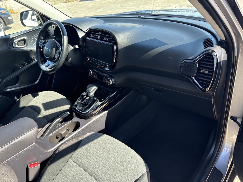 Certified 2025 Kia Soul EX image 15